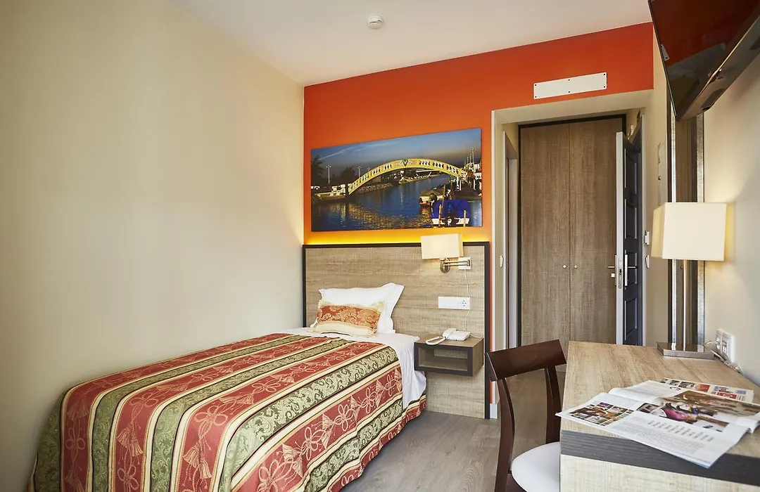 Suites & Hostel Cidade Aveiro-1